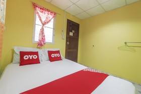 OYO 75325 Our House Tha Sao