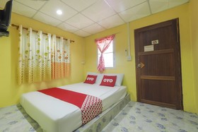 OYO 75325 Our House Tha Sao