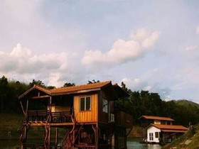 Pufa Engnam Lake Resort