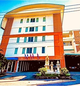 Navanakorn Aomsin Hotel