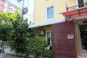 Place Navanakorn by Oyo