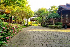 Baan Baitan Resort