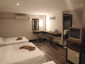 Pimpimarn Beach Hotel