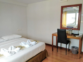 Pimpimarn Beach Hotel