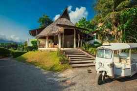 Aana Resort
