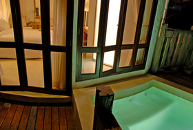Aana Resort
