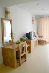Aana Resort