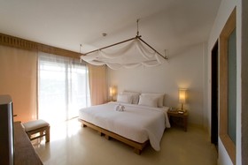 Aana Resort