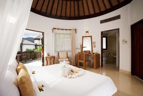Aana Resort