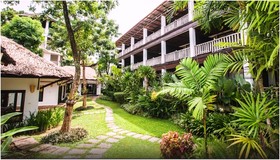 Aana Resort