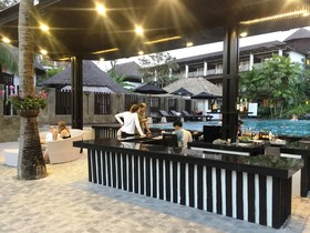 Aana Resort