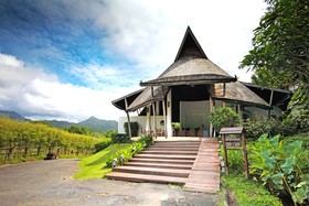 Aana Resort
