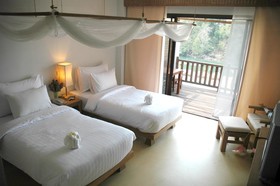Aana Resort