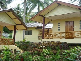 Day Night Bungalow & Bar