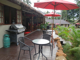 Red Moon Hideaway
