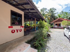 OYO 1108 Lung Chaloem Bangalow