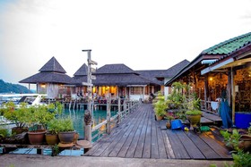 Salakphet Resort
