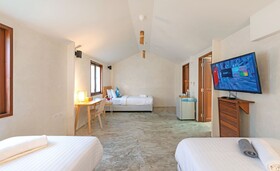 The Little White Bird Traveller Hostel