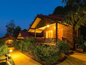 Ban Chom Samed Resort