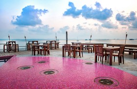 Bar and Bed Resort