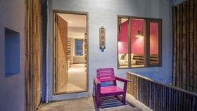 Bar and Bed Resort
