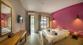 Bar and Bed Resort