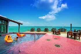 Bar and Bed Resort