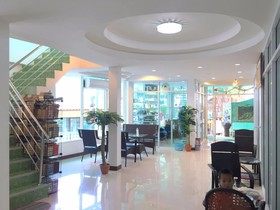 Sea Breeze Resort