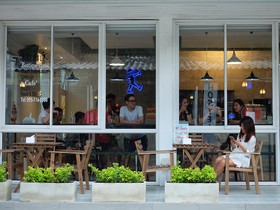 Sidewalk Boutique Hotel