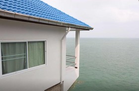 Koh Sichang Unseen Resort