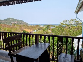 Sawasdee Sichang Resort