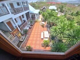 Sawasdee Sichang Resort