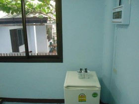 Sichang Sabaidee Holiday House