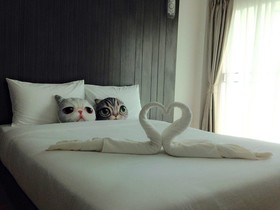 The Pride Hotel At Laemsing