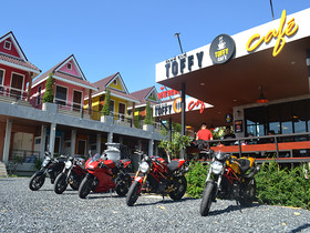 Toffee House Resort