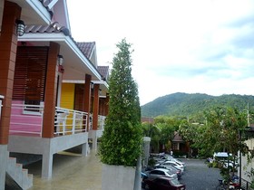 Toffee House Resort