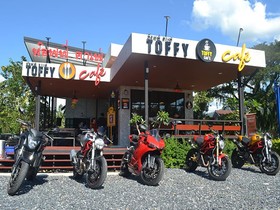 Toffee House Resort