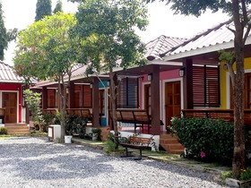 Toffee House Resort
