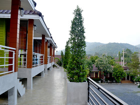 Toffee House Resort