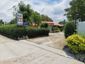 77 Resort