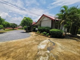 77 Resort