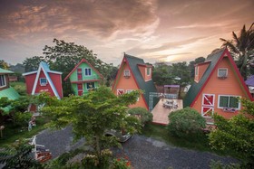 A Houses Homestay