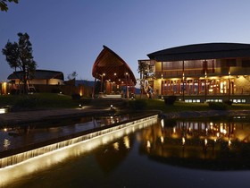 Boribot Pool Resort