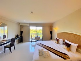 James Mandarin Khaoyai