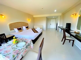 James Mandarin Khaoyai