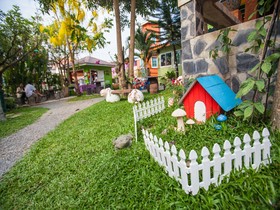 Kanghanrak Theme Houses