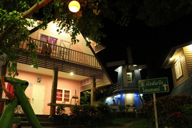 Kanghanrak Theme Houses