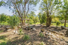 Little Garden Cottage By Favstay