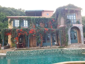 Ozono Italia Poll Villa