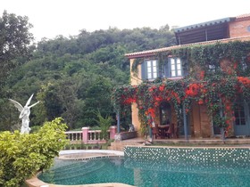 Ozono Italia Poll Villa